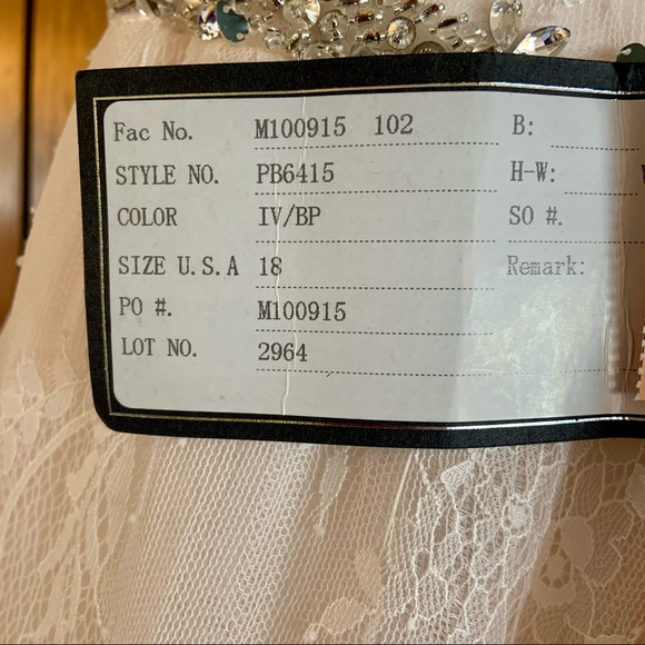 Moonlight Bridal Platinum Label Wedding Dress - Picture 9 of 15